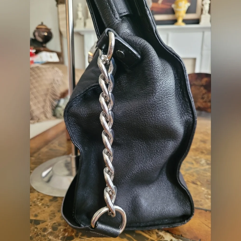 Michael Kors Hamilton Large Black Leather Tote Bag - Picture 3 of 9